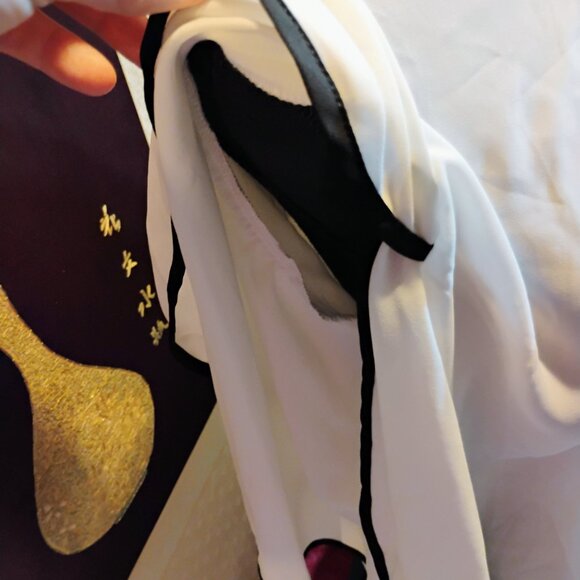 Shein butterfly sleeves white blouse with black trim - Picture 3 of 8